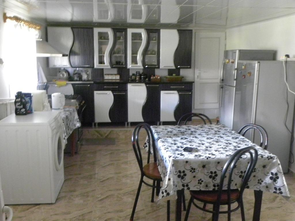 Mikheil Pitskhelauri Guest House Kazbegi Bagian luar foto